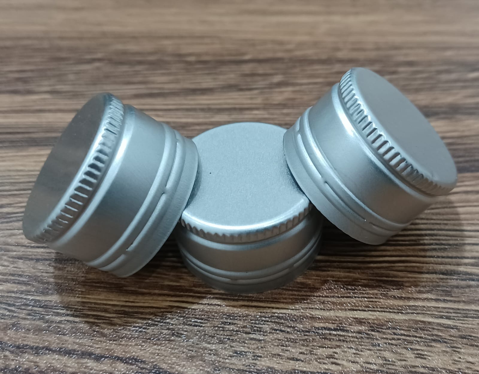 28mm plain silver pp cap.